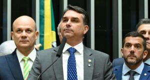 Ceará no centro da disputa nacional: a visita de Flávio Bolsonaro e o peso da política cearense