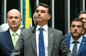 Ceará no centro da disputa nacional: a visita de Flávio Bolsonaro e o peso da política cearense