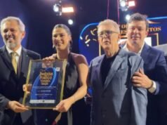 Representado por Manoela Pimenta, Cirilo recebe prêmio de destaque político entre prefeitos cearenses