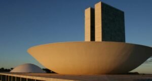 Congresso se aproxima do recesso sem votar PEC 6×1 e PL da Misoginia