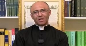 Igreja Católica excomunga padre brasileiro após adesão a grupo ultraconservador
