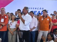 PDT oficializa apoio à reeleição de Elmano de Freitas no Ceará e retoma aliança com PT