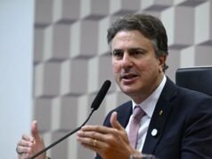 Camilo diz que afastamento de Cid ocorreu por “problemas de saúde” e que senador já voltou às tratativas com Elmano