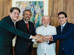 Elmano anuncia Cid Gomes à reeleição ao Senado e confirma Júnior Mano como primeiro suplente