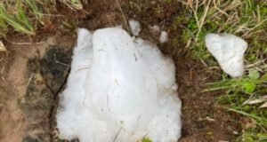 Pedra de gelo gigante, com quase 5 kg, despenca do céu em Aratuba e intriga moradores