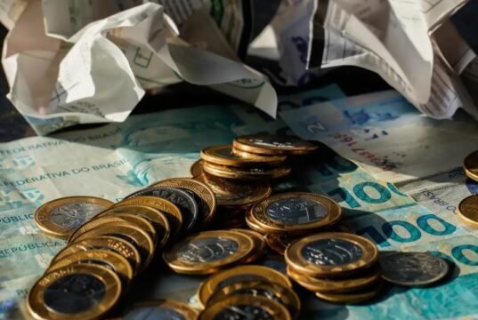 Famílias brasileiras perderam R$ 62,5 bilhões para bets em 2025
