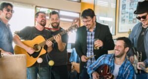 Projeto Harrisongs homenageia o beatle George Harrison em show celebrando o aniversário do Complexo da Sabiaguaba