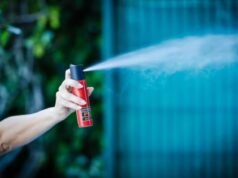 Sancionada lei que autoriza mulheres a portar spray de pimenta; confira as regras