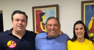 Ex-prefeito Maurício Pinheiro reúne população em ato para apoiar Manu Pimenta em Senador Pompeu
