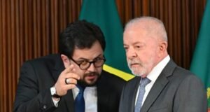 Ex-chefe de gabinete se afasta da campanha de Lula após investigação sobre empréstimo