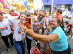 Elmano durante caminhada em Fortaleza: “Ceará tem, hoje, a menor taxa de desemprego da história”