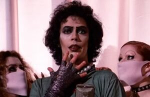 Tim Curry, ator de “The Rocky Horror Picture Show”, morre aos 80 anos