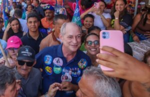 Ciro cumpre agenda no Cariri e participa de caminhada em Missão Velha