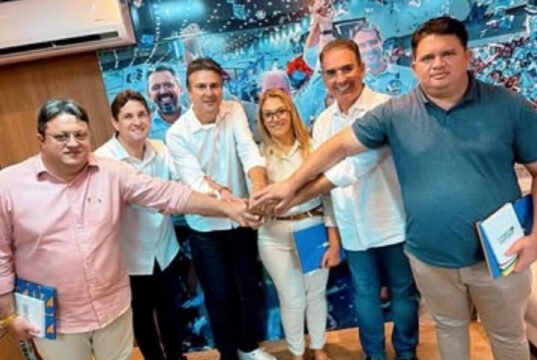 Camilo Santana se reúne com lideranças de Quixadá para ampliar apoio a Elmano