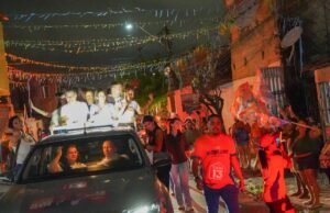 Em carreata, coligação “Ceará forte, do lado certo” percorre bairros Rodolfo Teófilo e Parque Araxá, em Fortaleza