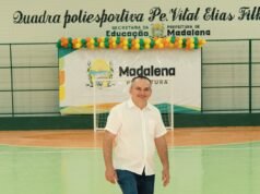 Prefeito Crispiano Uchôa reinaugura quadra da Escola Álvaro Carneiro, em Madalena