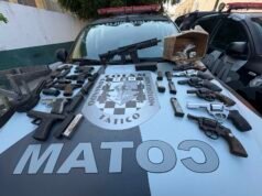 Polícia Militar apreende 12 armas, incluindo fuzil, durante ação em Fortaleza