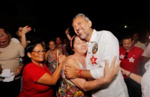 Em carreata no Vila Velha, Elmano destaca implantação de novo projeto de segurança pública