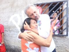 Em caminhada no Jangurussu, Elmano destaca ações para inclusão social: “Gerar empregos é a forma mais libertadora”