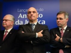 Fachin nega pedido de Moraes para STF analisar conjuntamente casos envolvendo ele e Mendonça