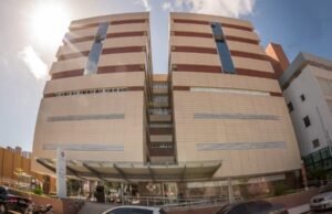 Primeira cirurgia robótica de endometriose pelo SUS no Ceará é realizada em Fortaleza