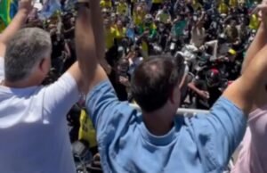 Em Juazeiro do Norte, Flávio reúne apoiadores para motocarreata
