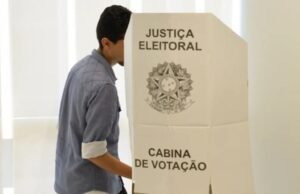 Uma eleição sob o peso das manchetes