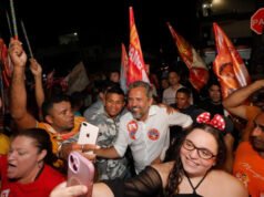 Elmano realiza caminhada em Marco ao lado de Cid, Luizianne e candidatos a deputado