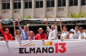 Lula e Elmano participam de caminhada no Centro de Fortaleza