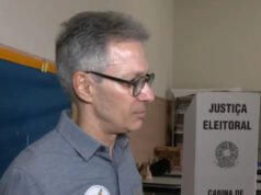 Romeu Zema vota em Minas Gerais