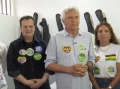 Ronaldo Caiado vota em Goiás acompanhado de Kassab