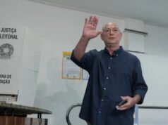 Ciro Gomes, candidato à governador do Ceará, vota em Fortaleza