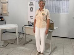Vera Lúcia, candidata a governadora do Ceará, vota em Fortaleza