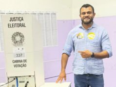 Delegado Huggo, candidato à governador do Ceará, vota em Fortaleza