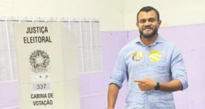 Delegado Huggo, candidato à governador do Ceará, vota em Fortaleza