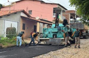 No aniversário de Novo Oriente, Governo do Ceará entrega obras de pavimentação e garante novo hospital para a cidade
