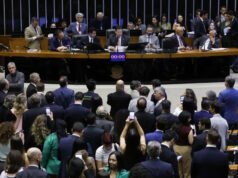 Alcolumbre marca votação da PEC pelo fim da 6×1 para quarta-feira