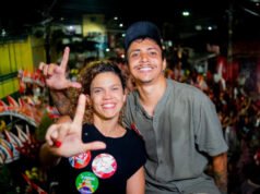 Jovens participam de ato pró-Lula nos bairros Planalto Ayrton Senna e José Walter, em Fortaleza