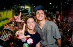 Jovens participam de ato pró-Lula nos bairros Planalto Ayrton Senna e José Walter, em Fortaleza