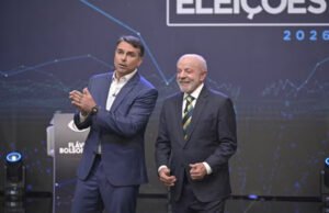 Flávio e Lula são orientados a mudar postura no debate da Globo; campanhas apontam erros e oportunidades desperdiçadas