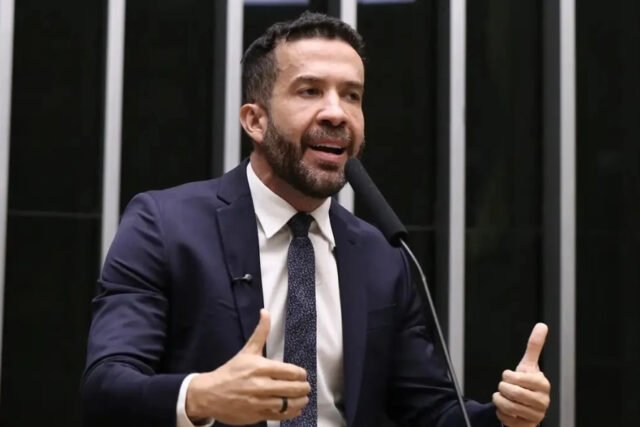 André Janones