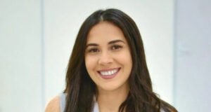 Amanda Magalhães, diretora da SerTão TV, será homenageada com Troféu Amigos da Praça nos 39 anos do Show da Praça