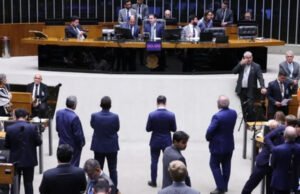 PDT leva ao STF questionamento sobre regra que definiu sete vagas de deputado federal no Ceará
