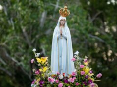 Réplica oficial de Nossa Senhora de Fátima, doada por santuário português, inicia peregrinação pelo Ceará
