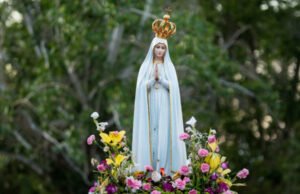Réplica oficial de Nossa Senhora de Fátima, doada por santuário português, inicia peregrinação pelo Ceará