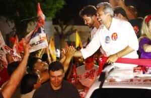 Elmano participa de carreata em Brejo Santo ao lado de Luizianne e lideranças políticas