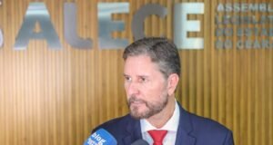 Na retomada dos trabalhos da ALECE, Romeu Aldigueri agradece à votação que teve na reeleição
