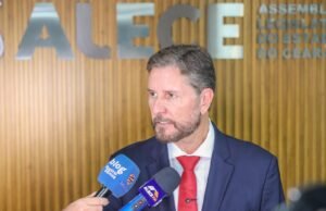 Na retomada dos trabalhos da ALECE, Romeu Aldigueri agradece à votação que teve na reeleição