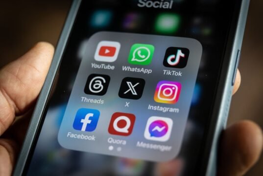 Quando a mentira vira notícia: as redes sociais estão colocando a democracia em risco?