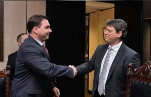 Tarcísio de Freitas interpretou Lula em treino de Flávio Bolsonaro para debate na Globo